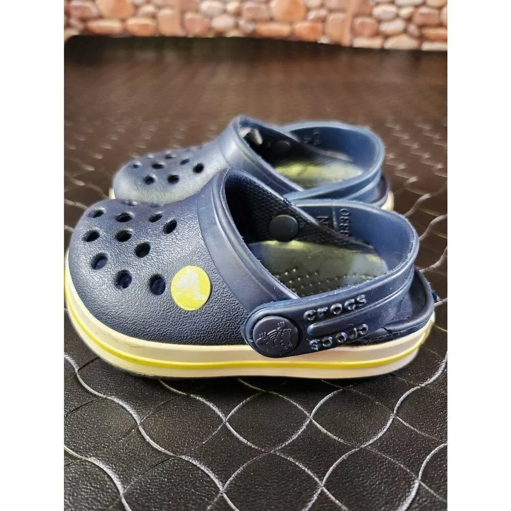 Size 4 Crocs and Wonder Nation Moccasins #A18